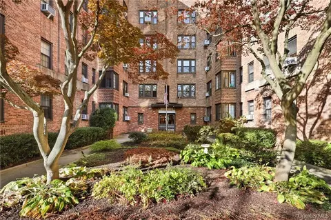 35 Parkview Ave #5A, Bronxville, NY 10708