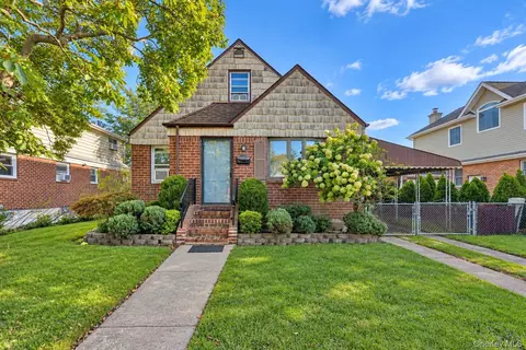 63 Ruby St, Elmont, NY 11003