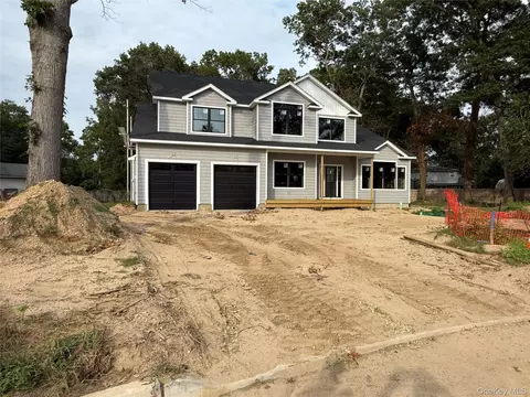 3 Lotto Ct, Brookhaven, NY 11755