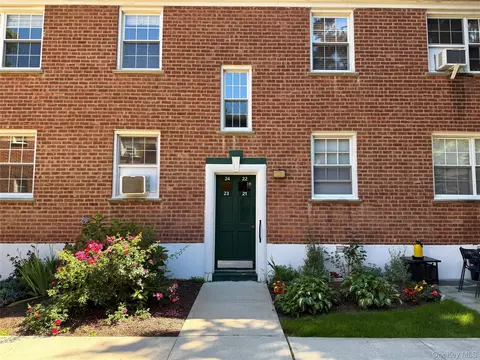 182 Pinewood Rd #23, Greenburgh, NY 10530