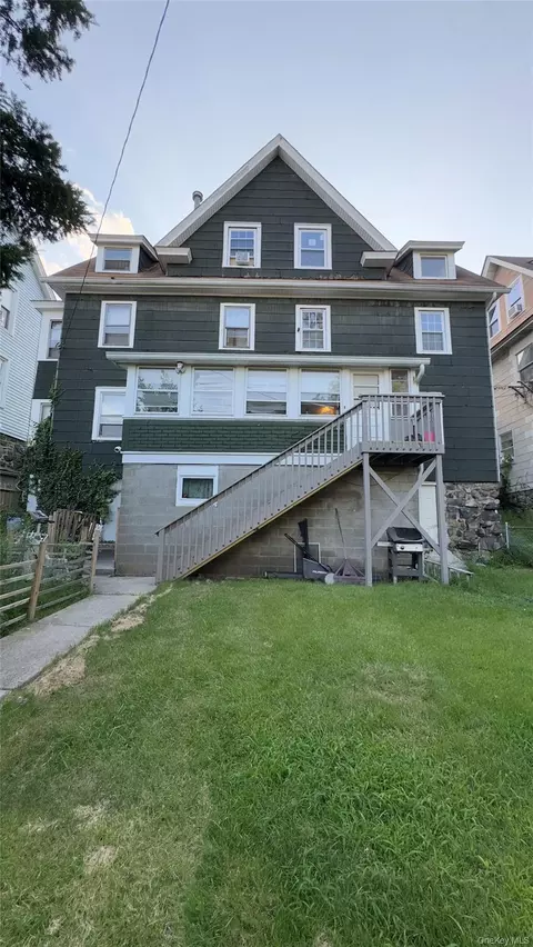 46 Church St, Highland, NY 12528