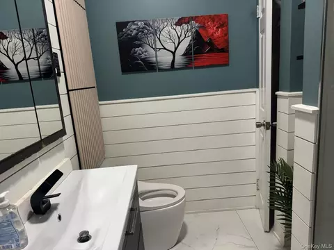 Bath - 172 N Ocean Ave, Patchogue, NY 11772 photo 1 of 5