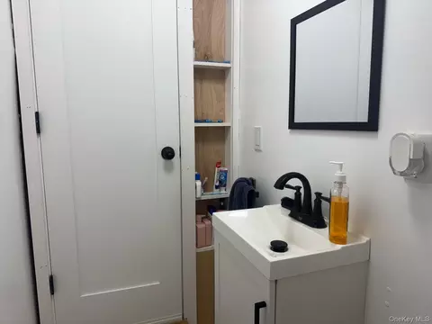 Bath - 172 N Ocean Ave, Patchogue, NY 11772 photo 5 of 5