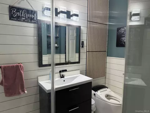 Bath - 172 N Ocean Ave, Patchogue, NY 11772 photo 3 of 5