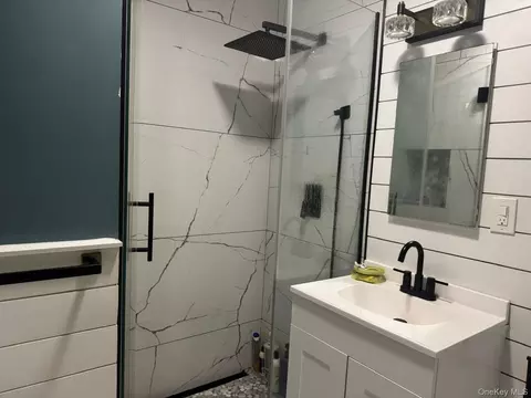 Bath - 172 N Ocean Ave, Patchogue, NY 11772 photo 2 of 5