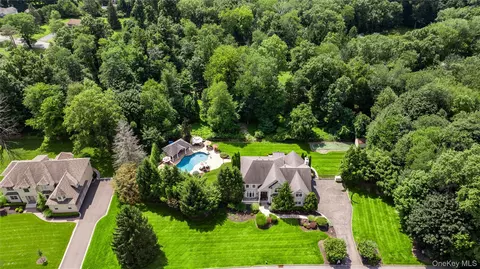 12 Stone Meadow Ln, Ramapo, NY 10901