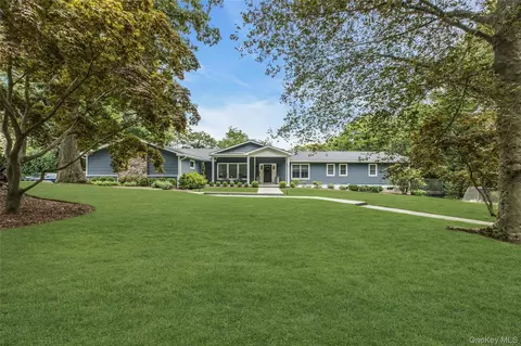 7 Ridge Dr, Melville, NY 11747