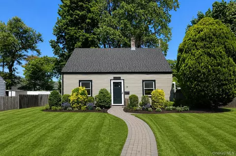 12 Garland, North Hempstead, NY 11590
