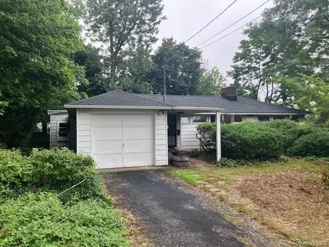 35 Washington Ave, Glen Head, NY 11545