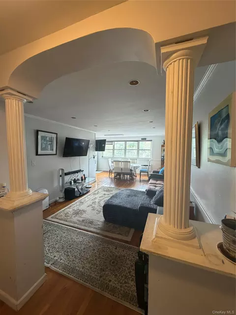 153-25 88th St #4K, Howard Beach, NY 11414
