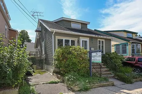 233 8th Ave, Sea Cliff, NY 11579