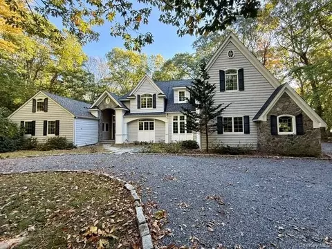 23 Cliff Rd, Port Jefferson, NY 11777