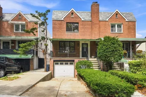 1463 Pelham Pkwy N, New York, NY 10469