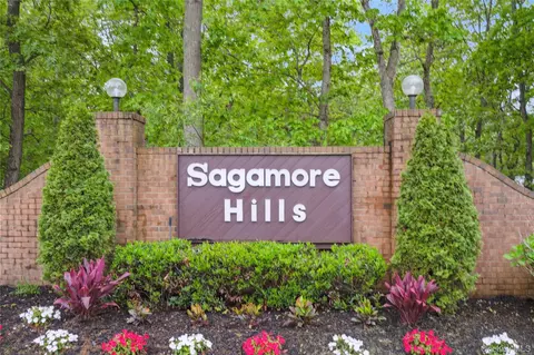 221 Sagamore Hills Dr #221, Port Jefferson Station, NY 11776