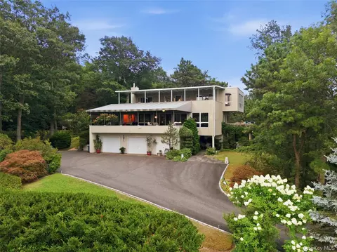 15 Eagle Rock Hl, Centerport, NY 11721