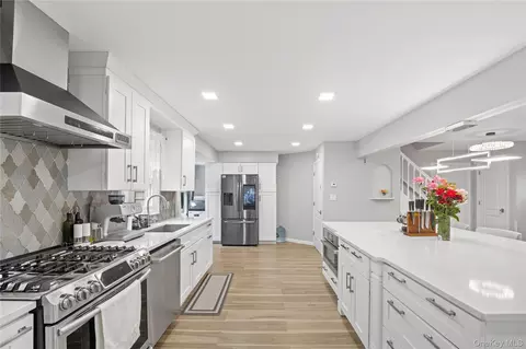 3123 Douglas Dr, Yorktown, NY 10598