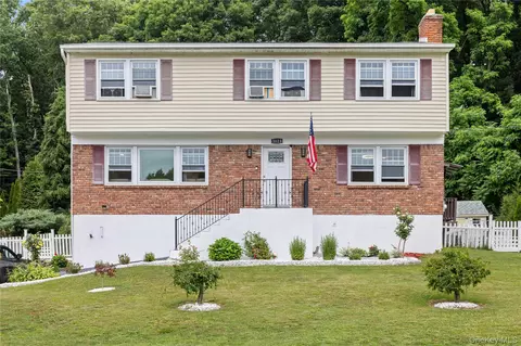3123 Douglas Dr, Yorktown, NY 10598