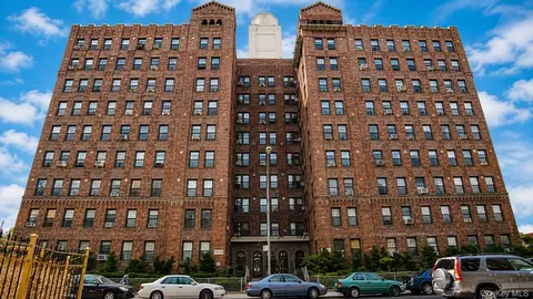 83-00 Talbot St #PH-10D, Kew Gardens, NY 11415