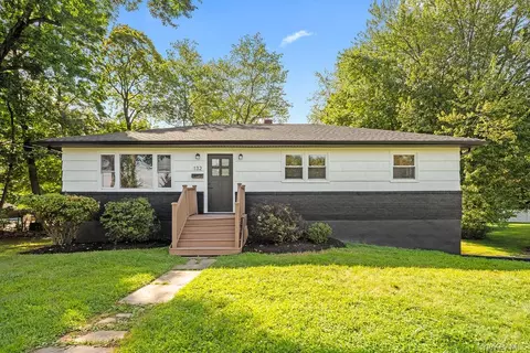 132 S Conger Ave, Clarkstown, NY 10920