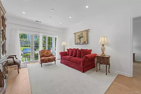 Living - 2806 Bennington Dr, Fishkill, NY 12524 photo 1 of 3