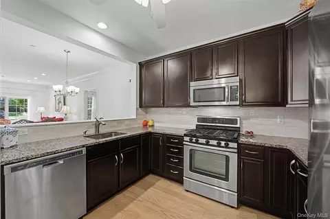 Kitchen - 2806 Bennington Dr, Fishkill, NY 12524 photo 2 of 3