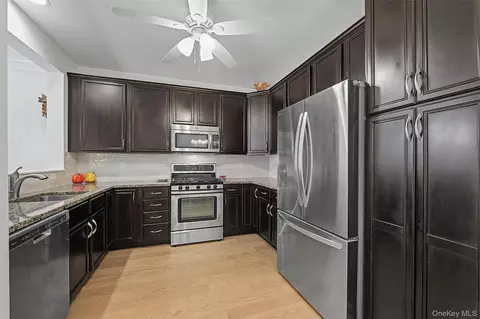 Kitchen - 2806 Bennington Dr, Fishkill, NY 12524 photo 1 of 3