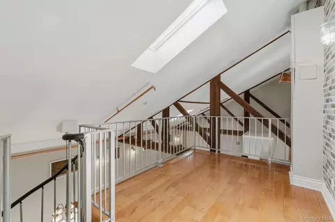 Entry Way - 88 Broadway #PH4, Ossining, NY 10562 photo 4 of 7