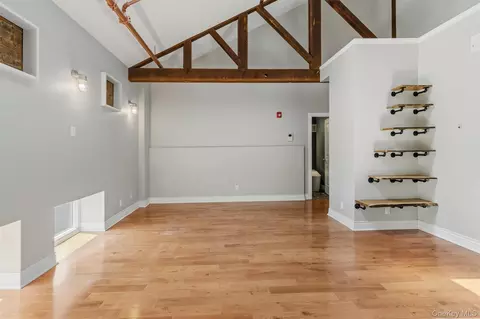 Living - 88 Broadway #PH4, Ossining, NY 10562 photo 2 of 7