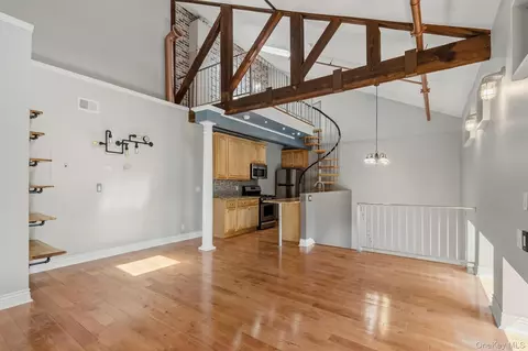 Living - 88 Broadway #PH4, Ossining, NY 10562 photo 6 of 7