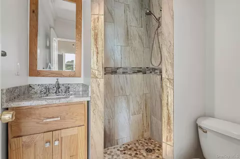Bath - 88 Broadway #PH4, Ossining, NY 10562 photo 3 of 3