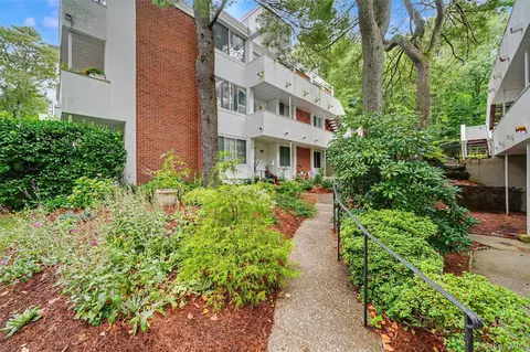 321 Tallwood Dr, Greenburgh, NY 10530