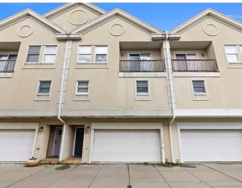 223 Beach 3rd St, Far Rockaway, NY 11691