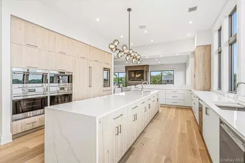 Kitchen - 1 Jagger Ln # A, Westhampton, NY 11977 photo 5 of 6