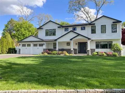 6 Sue Cir, Huntington, NY 11743