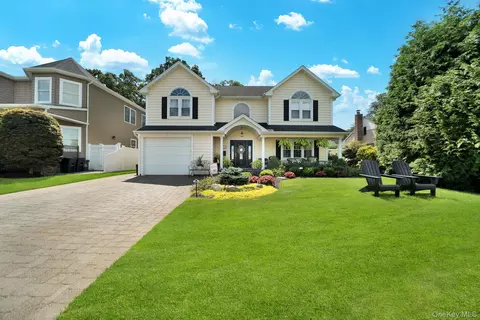 1836 Gardenia Ave, Merrick, NY 11566
