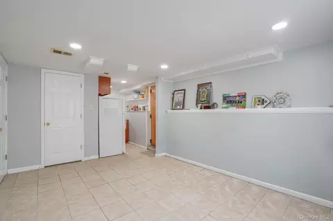 Other - 8 Hampton Rd, Poughkeepsie, NY 12603 photo 6 of 9