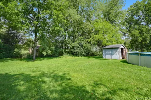 Exterior - 8 Hampton Rd, Poughkeepsie, NY 12603 photo 7 of 8