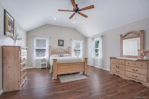 Bedroom - 8 Hampton Rd, Poughkeepsie, NY 12603 photo 4 of 6