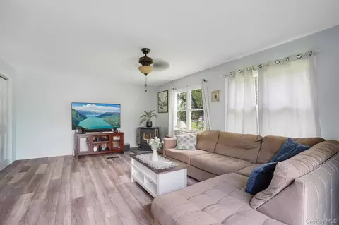Living - 8 Hampton Rd, Poughkeepsie, NY 12603 photo 4 of 4