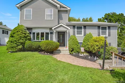 Exterior - 8 Hampton Rd, Poughkeepsie, NY 12603 photo 3 of 8