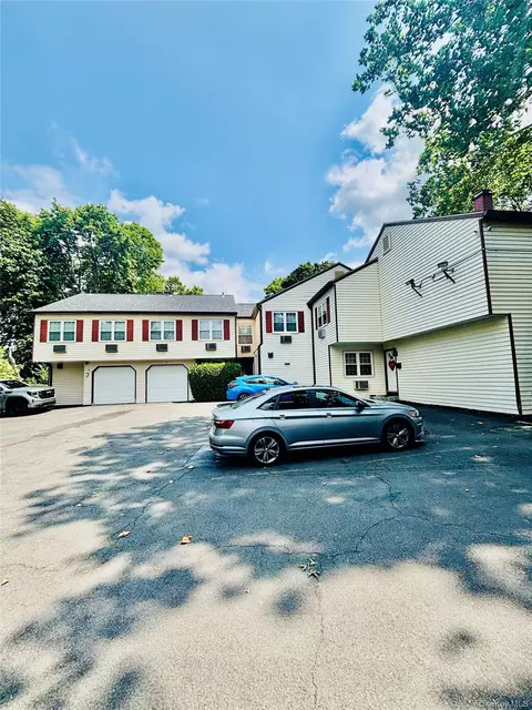 10 Westview Ave #D, White Plains, NY 10603