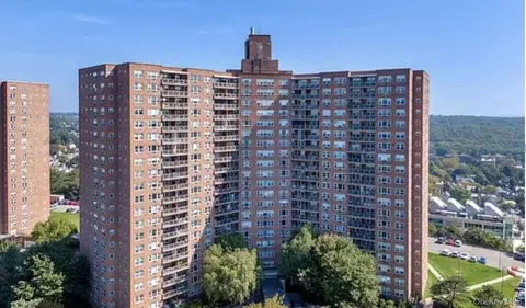 5800 Arlington Ave #16L, New York, NY 10471