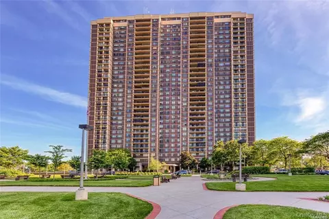 27010 Grand Central Pkwy #32E, New York, NY 11005
