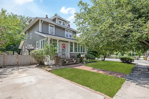 958 Thomas Ave, Baldwin, NY 11510