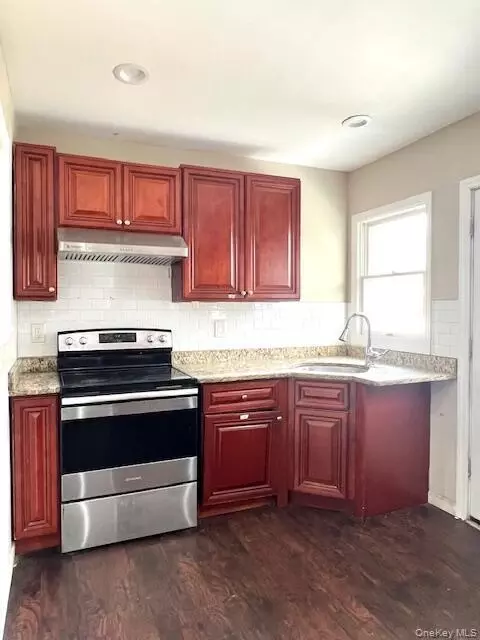 51 N Clinton Ave, Patchogue, NY 11772 photo 7
