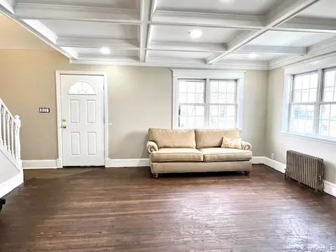 51 N Clinton Ave, Patchogue, NY 11772 photo 4