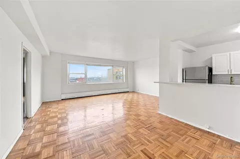 8 Fordham Hill Oval #16D, New York, NY 10468