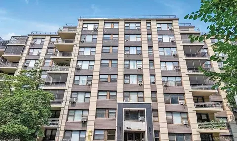 9809 64th Rd #3D, Rego Park, NY 11374