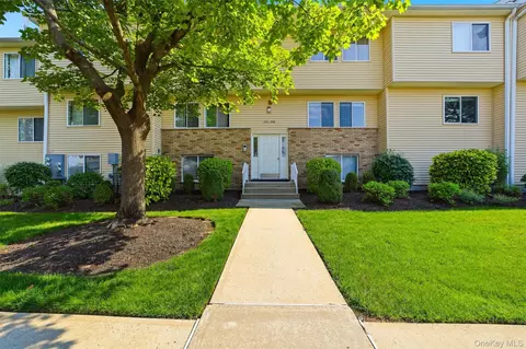 25 College Ave #707, Clarkstown, NY 10954