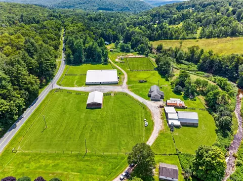 139 Callicoon Center Rd, Callicoon, NY 12748